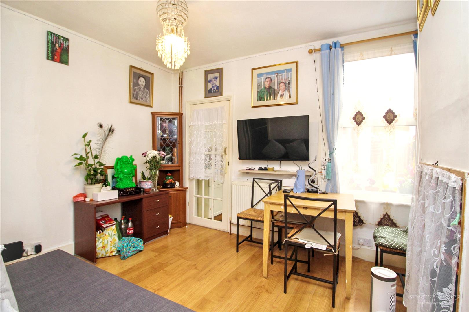 2 bed property in Pangbourne Street, Reading